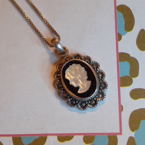 VTG Cameo 925 Necklace - Picture 2 of 8